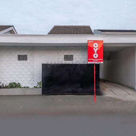 Oyo Life 2391 Baladewa Residence Syariah Karawang Dış mekan fotoğraf