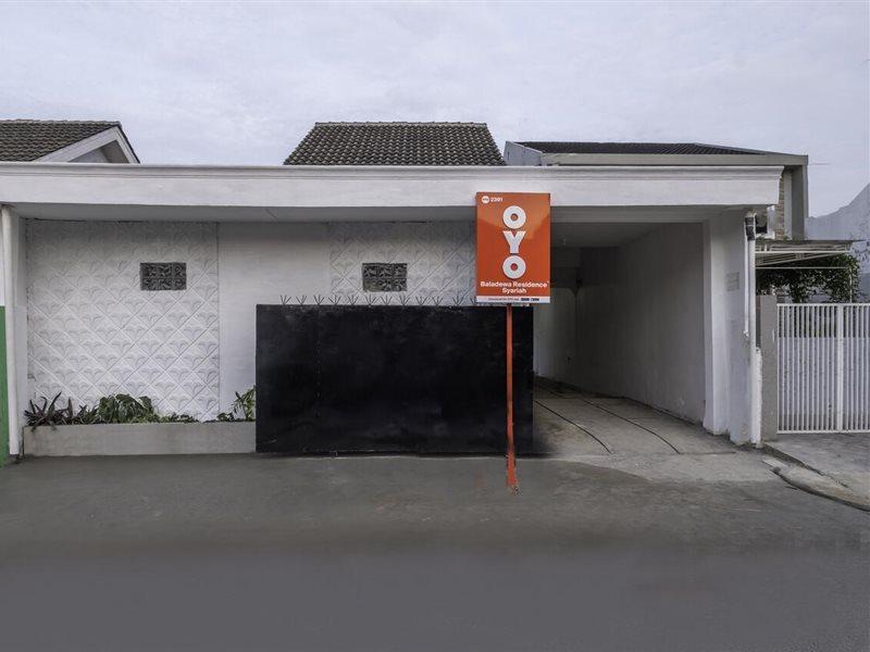 Oyo Life 2391 Baladewa Residence Syariah Karawang Dış mekan fotoğraf