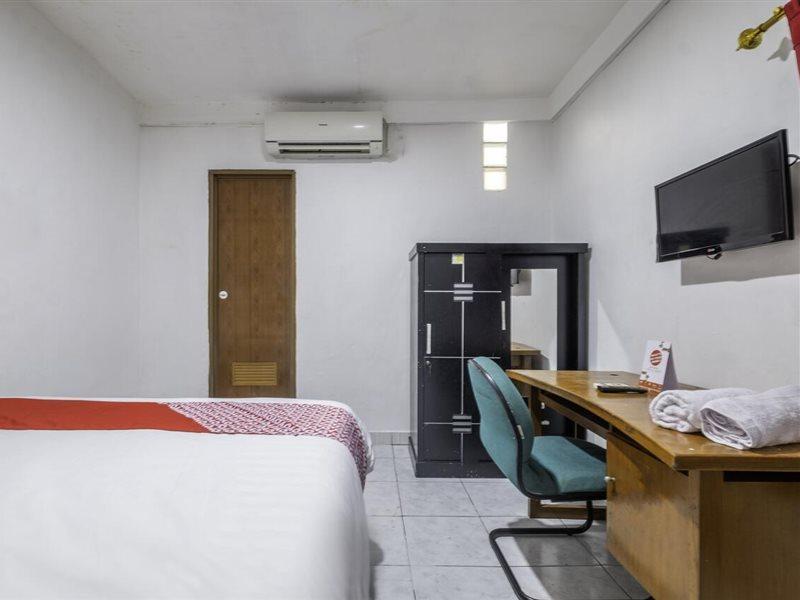 Oyo Life 2391 Baladewa Residence Syariah Karawang Dış mekan fotoğraf
