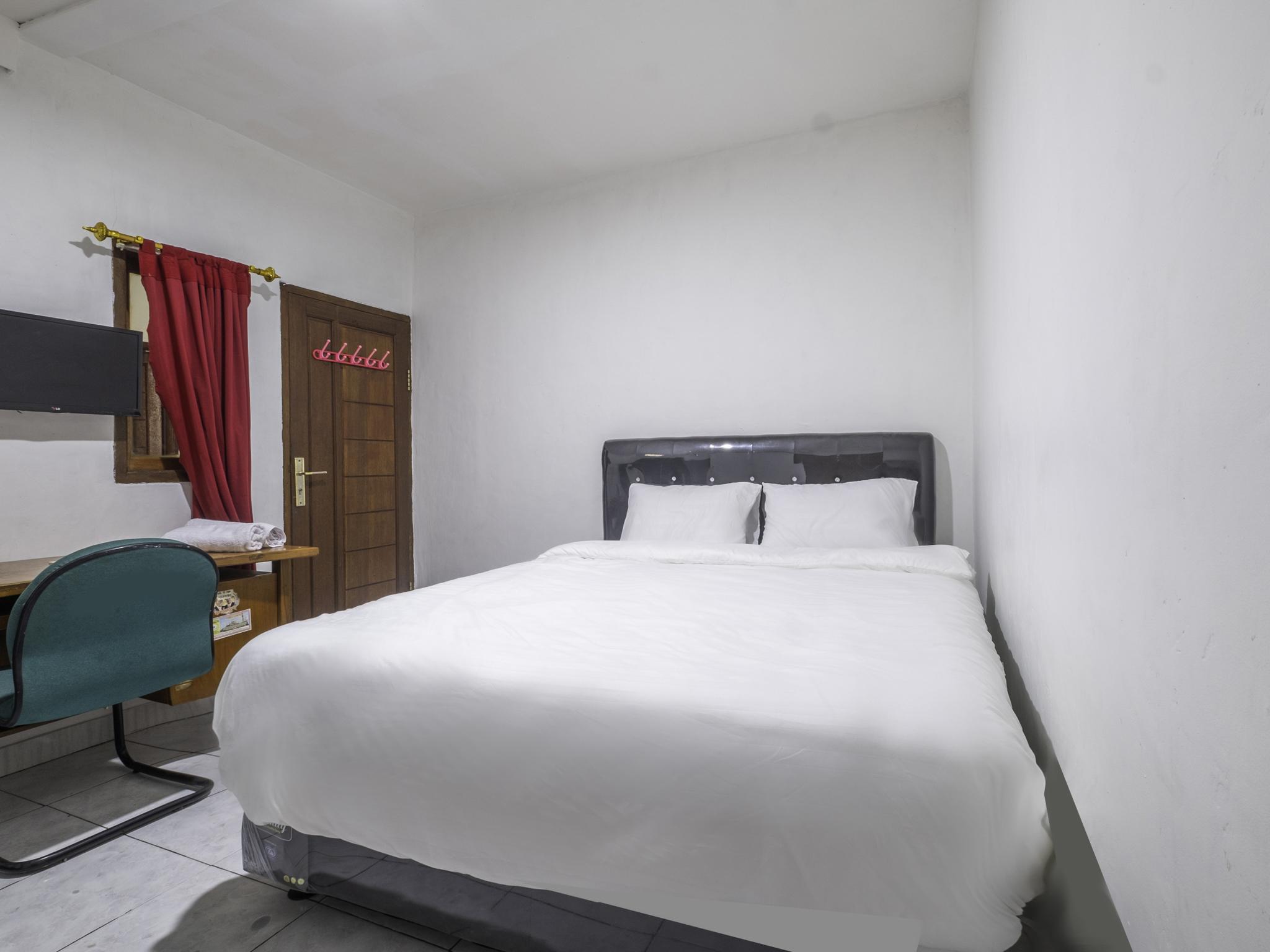 Oyo Life 2391 Baladewa Residence Syariah Karawang Dış mekan fotoğraf
