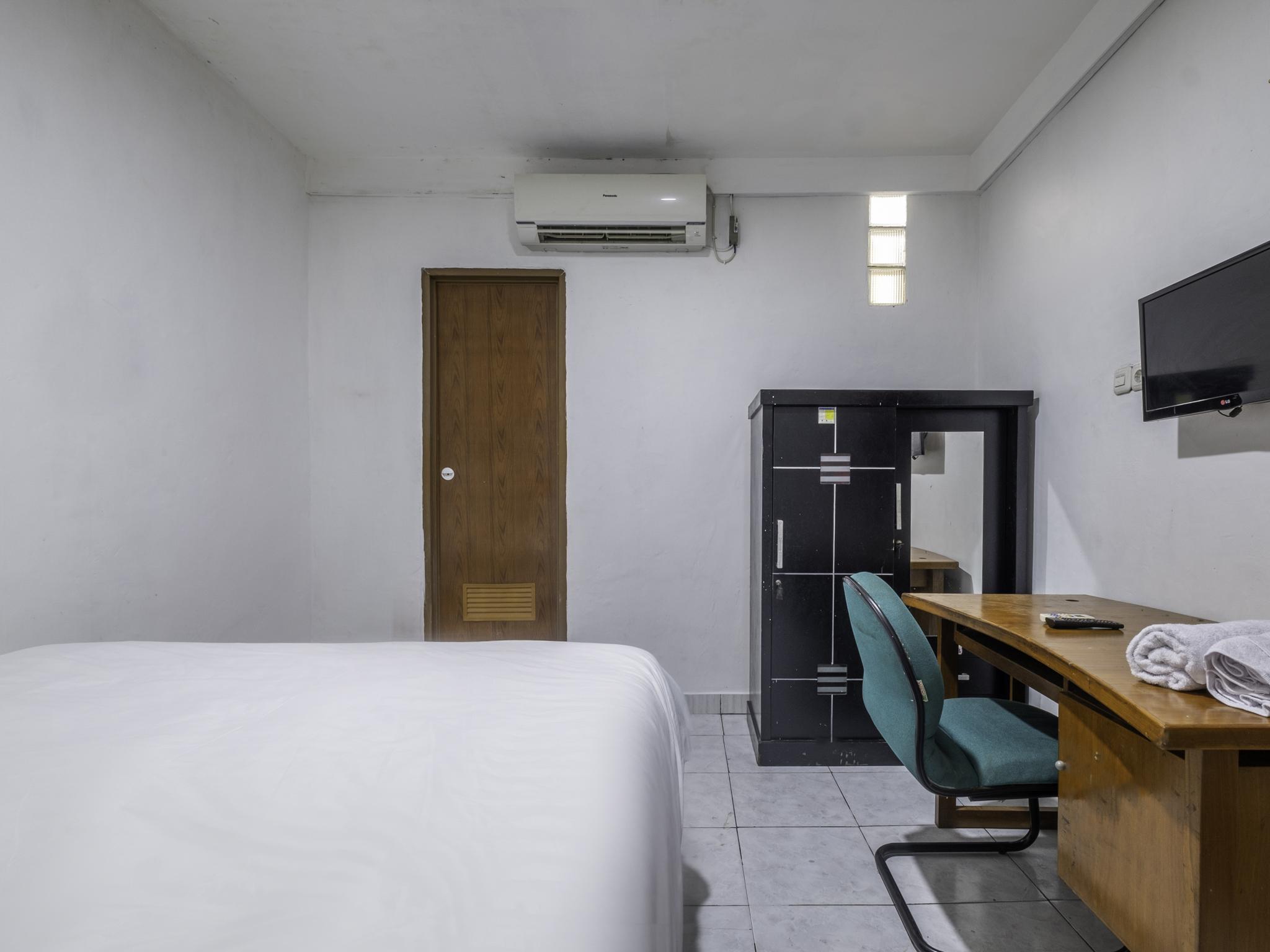 Oyo Life 2391 Baladewa Residence Syariah Karawang Dış mekan fotoğraf