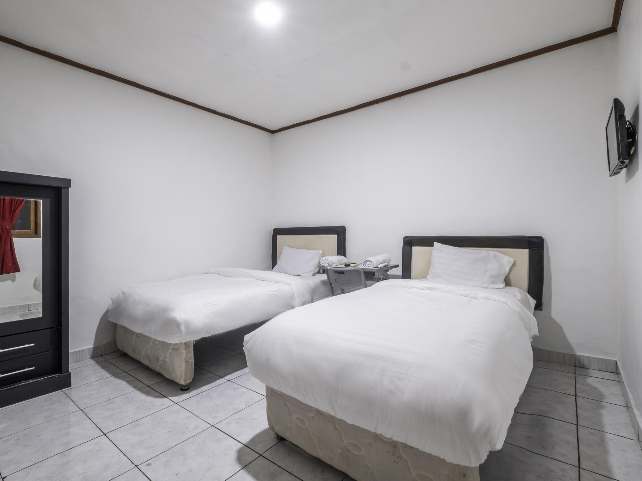 Oyo Life 2391 Baladewa Residence Syariah Karawang Dış mekan fotoğraf
