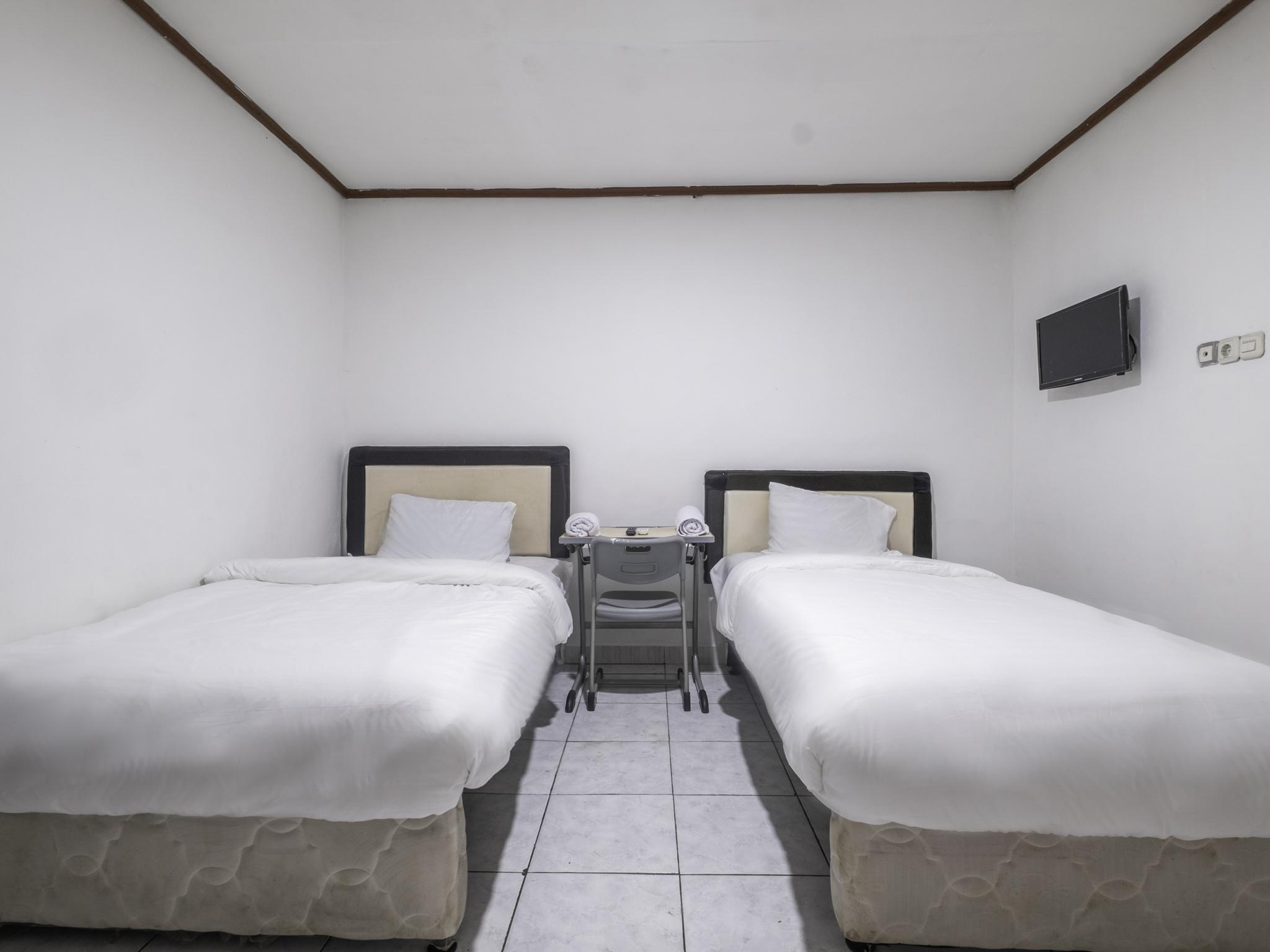Oyo Life 2391 Baladewa Residence Syariah Karawang Dış mekan fotoğraf
