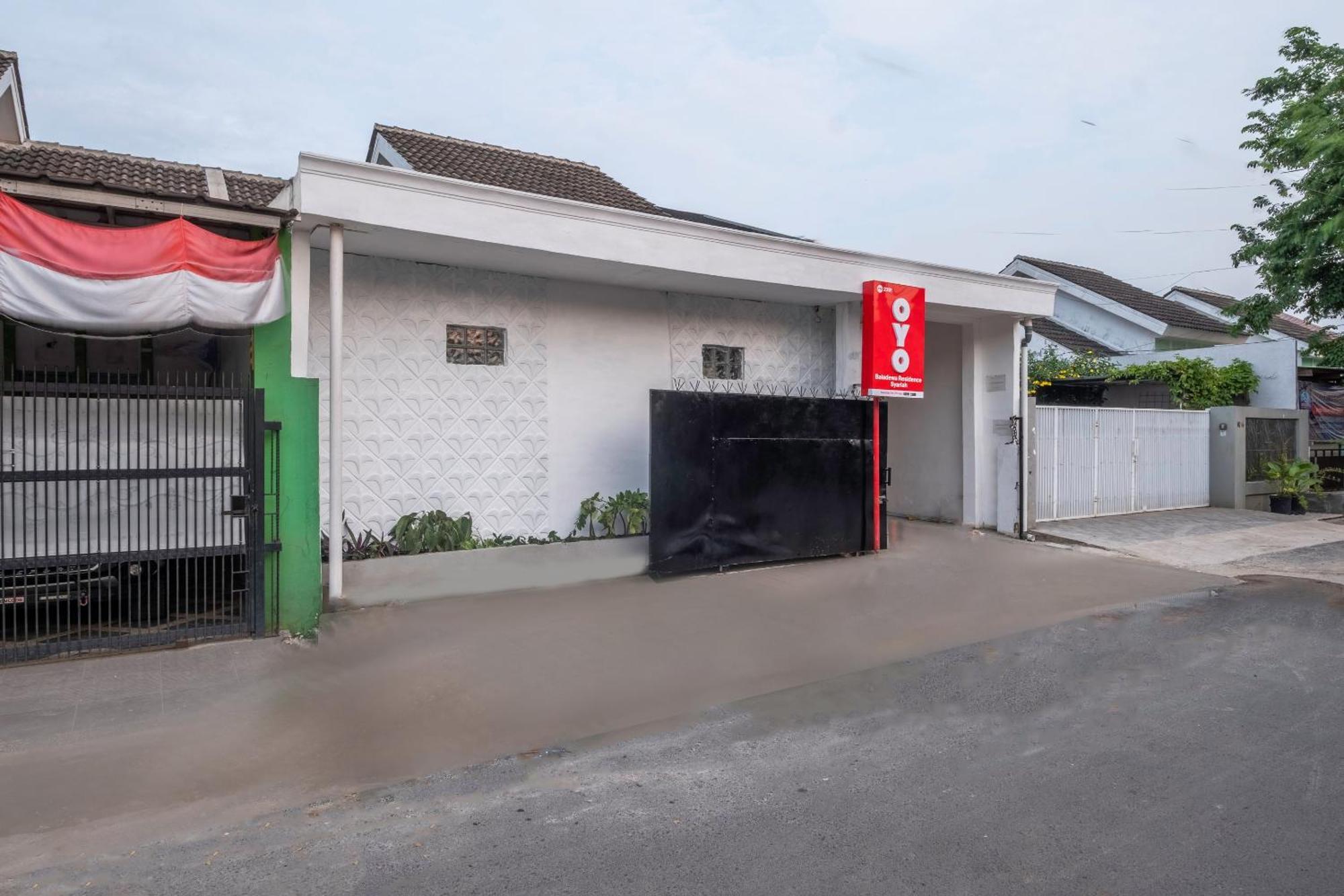 Oyo Life 2391 Baladewa Residence Syariah Karawang Dış mekan fotoğraf