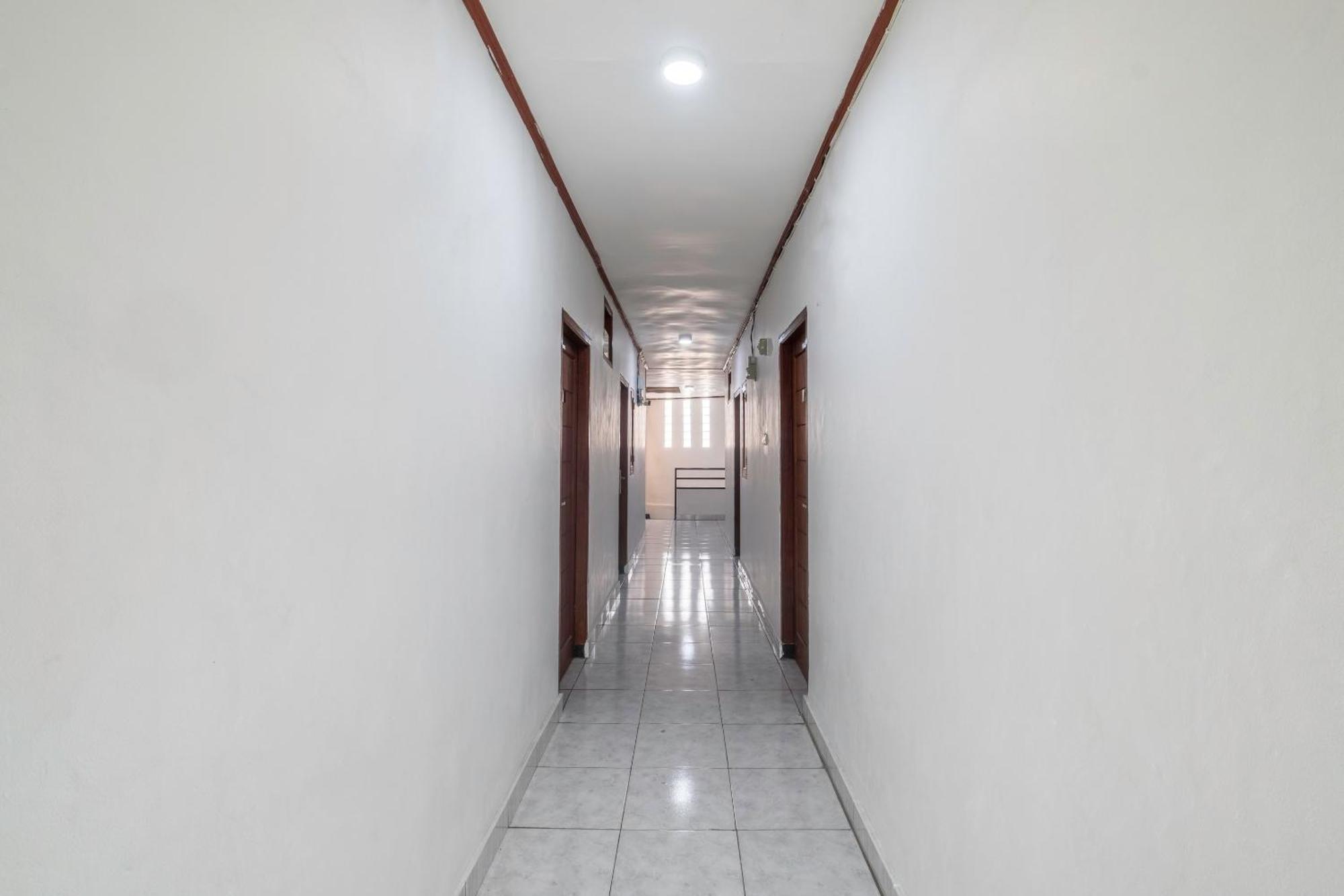 Oyo Life 2391 Baladewa Residence Syariah Karawang Dış mekan fotoğraf